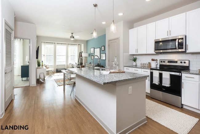 Building Photo - 3237 Memorial Blvd Unit 6208