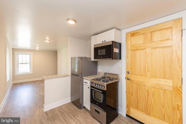Photo - 550 N Loudoun St Unit 4