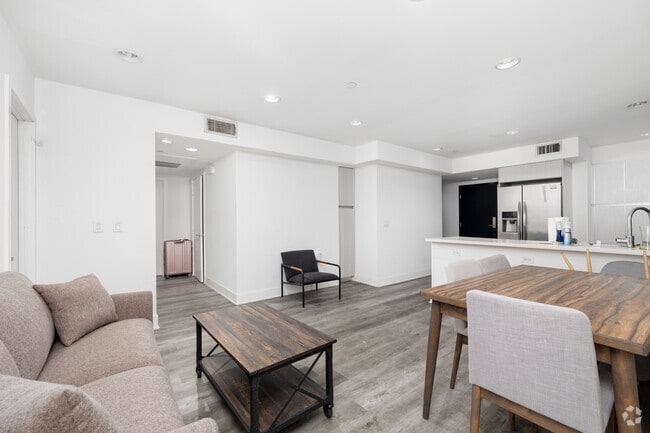 5BD, 4BA - 1,591SF - Living Room - 1539 Beloit Ave