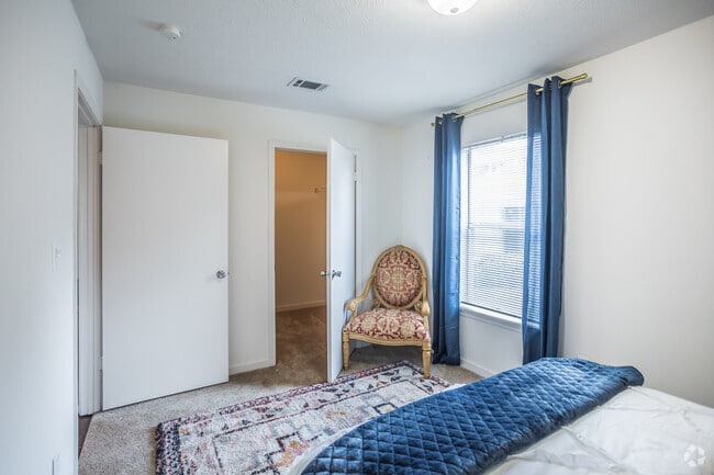 2 BR, 2 BA - 1018 SF - Shadow Lake Apartments