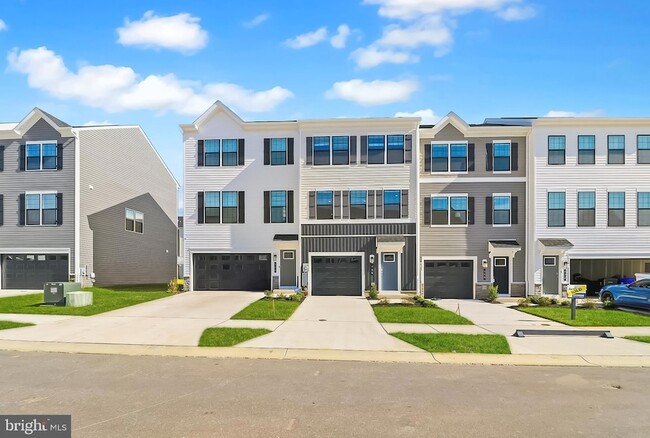 Photo - 466 Still Feather Ave