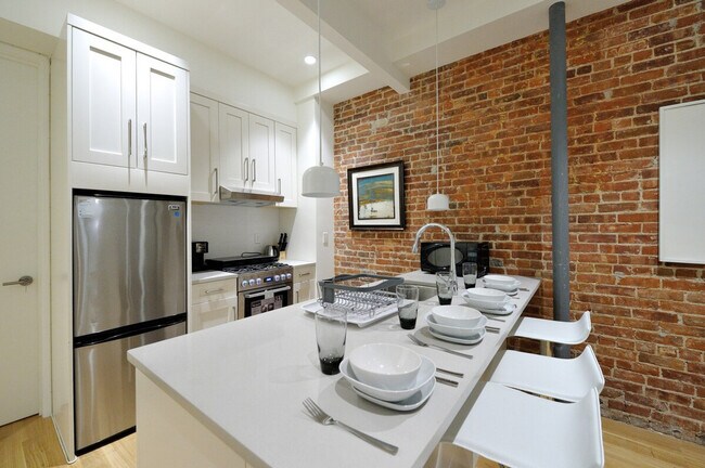 Photo - 353 W 46th St Unit ID1323931P