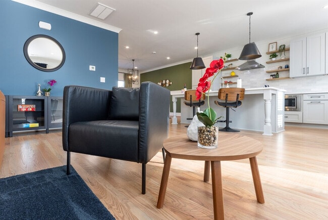 Building Photo - 806 Colorado Ave Unit ID1051215P