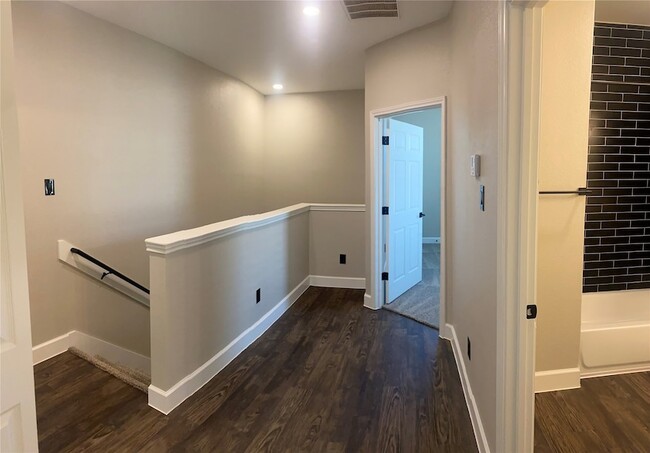 Photo - 62 Woodland Hills Dr Unit B