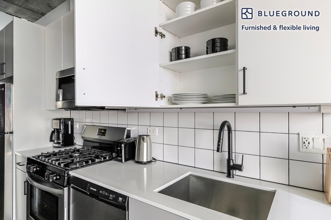 Photo - 61 W Erie St Unit FL4-ID1406