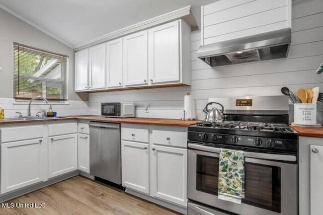 Photo - 1807 Curcor Dr