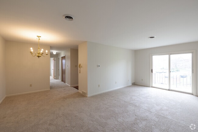 C2 Floor Plan - 2BR, 1BA - 1057SF - Living Room - Dutch Village Apartments