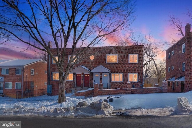 Photo - 146 Joliet St Unit B