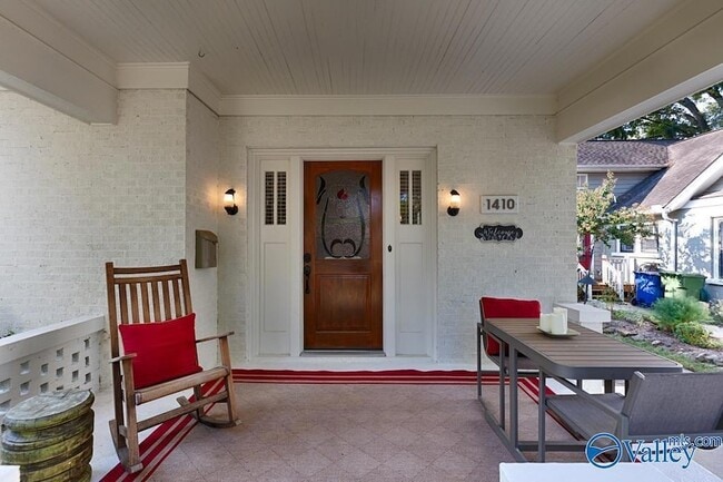 Photo - 1410 Ward Ave NE