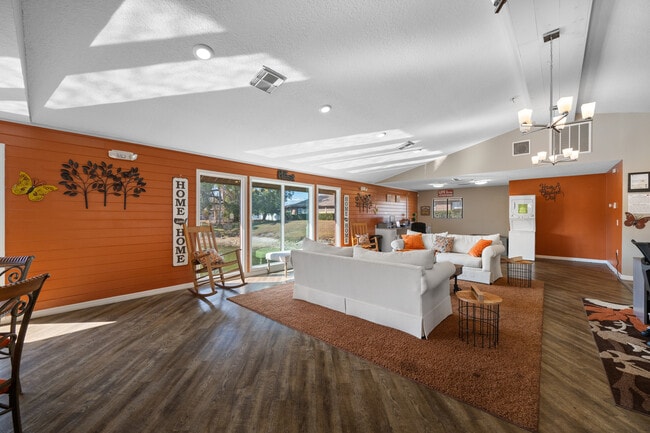 Photo - Cottage Court Apartments