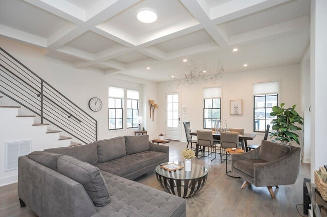 Building Photo - 119 E Fowlkes St Unit ID1312407P