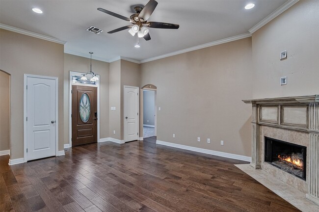 Photo - 133 Lone Oak Dr