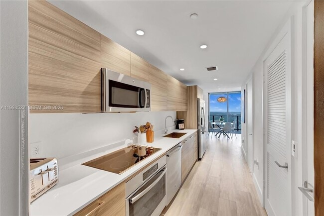 Photo - 121 NE 34th St Unit 2815