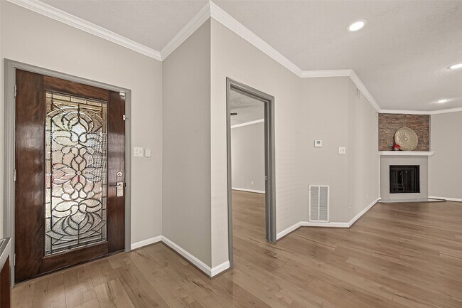 Photo - 4024 Breakwood Dr