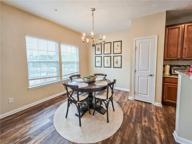 Photo - 813 Fairgate Drive