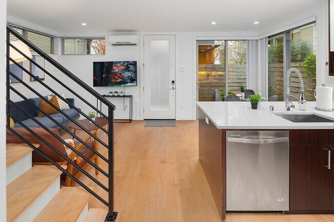 Photo - 1106 12th Ave Unit ID1036004P