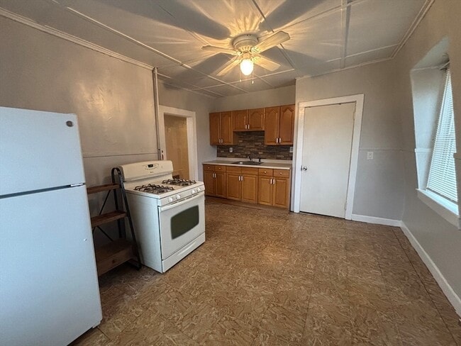 Photo - 127 Court St Unit 3