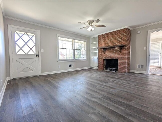 Photo - 970 Bridgegate Dr NE