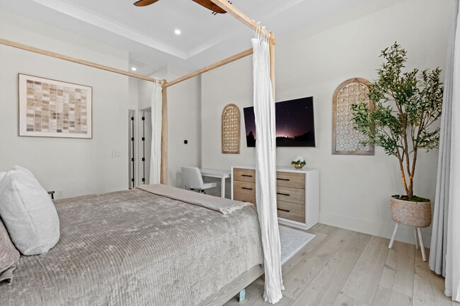 Building Photo - 745 103rd Ave N Unit SI FL1-ID1073567P