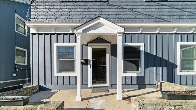 Building Photo - 197 Grand St Unit 1