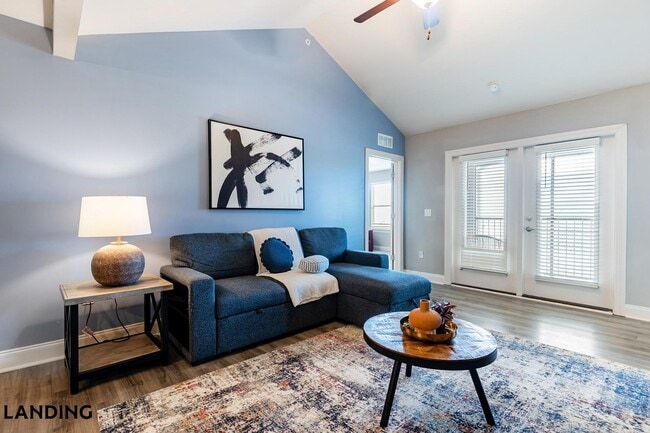Building Photo - 305 Laredo Dr Unit 2-306