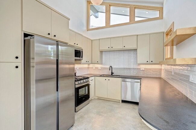 Photo - 907 Kern St Unit A