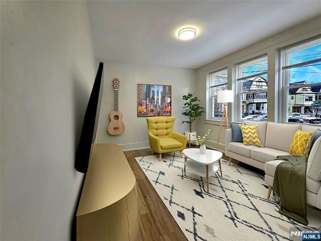 Building Photo - 367 Sanford Ave Unit 1R