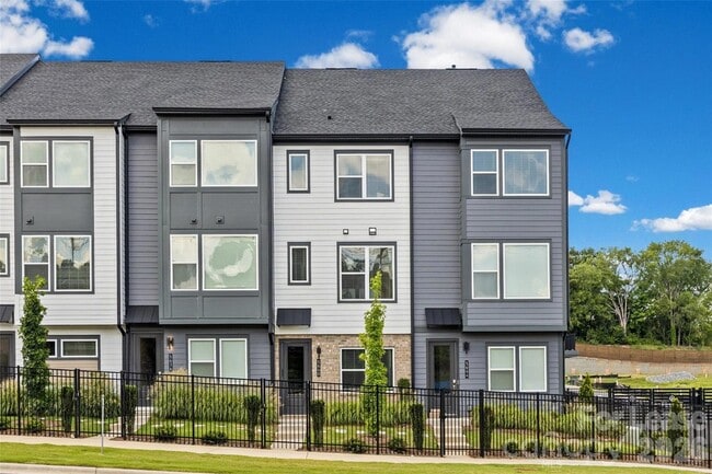 Building Photo - 5640 Kingspan Dr