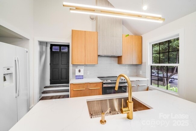 Photo - 465 W Worthington Ave