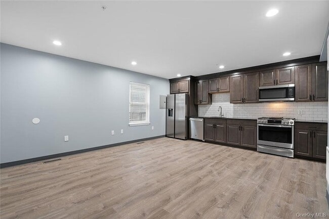 Photo - 20 Oak St Unit 2