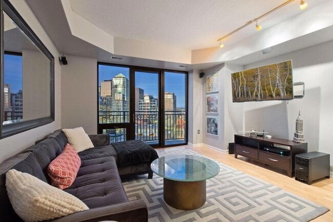 Photo - 500 E Grant St