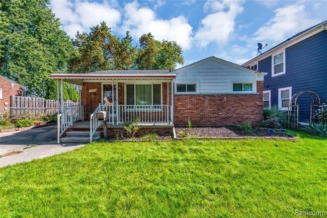 Building Photo - 3216 Maplewood Ave