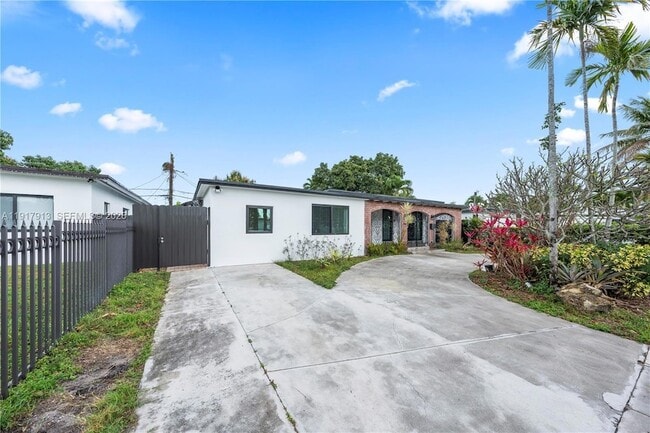 Photo - 161 SW 52nd Ct