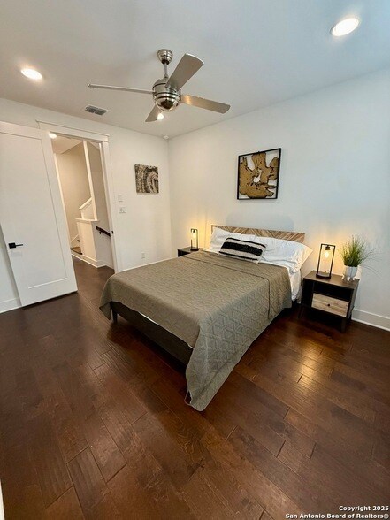 Photo - 808 E Carson St