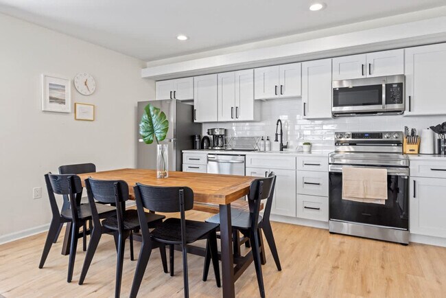 Photo - 142 E Youngs Ave Unit ID1309014P