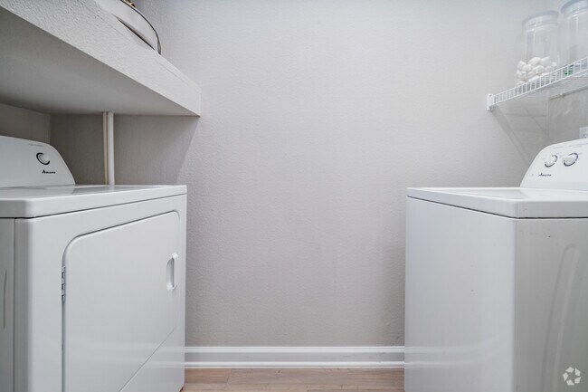 2BR, 2BA - 1070SF - In Unit Washer and Dryer - Citadel at Westpointe