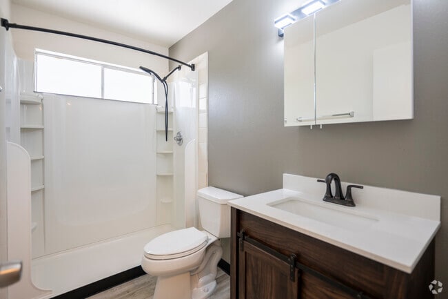 Bathroom, 1BR, 1BA - Park Place