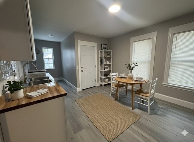 Photo - 37 Cortland St Unit 1