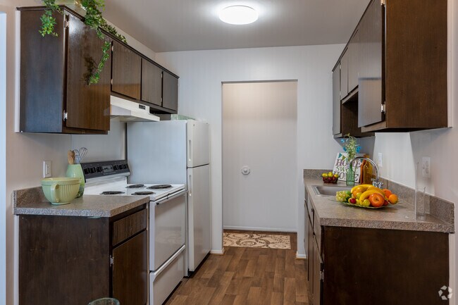1BR, 1BA - 670SF - Kitchen - Brittany Park Apartments