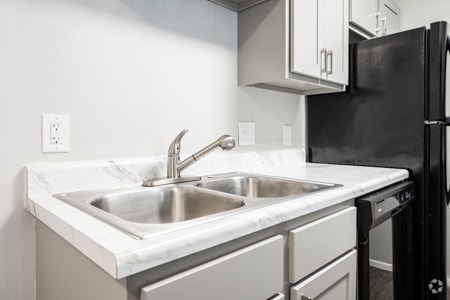 1BR,1BA - 644SF - Oaks at Creekside Apartments