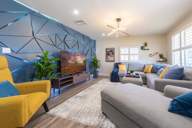 Building Photo - 3502 E Crocus Dr Unit ID1244941P