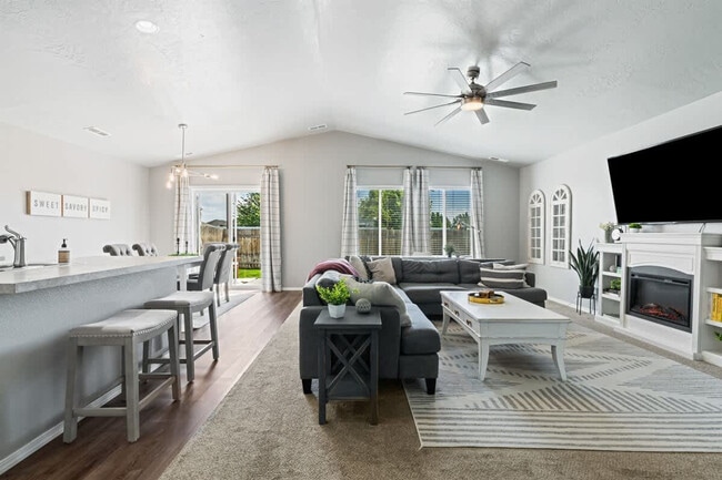 Building Photo - 17541 Mountain Springs Ave Unit SI ID1460908P