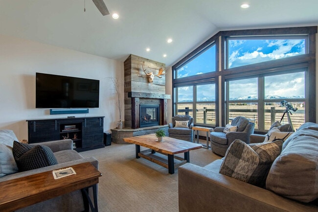 Photo - 1591 Fischer Ln Unit ID1373702P