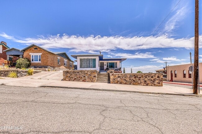 Photo - 1300 Randolph Dr