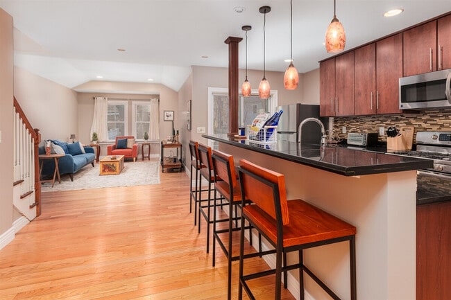 Building Photo - 17 S Franklin St Unit ID1302143P