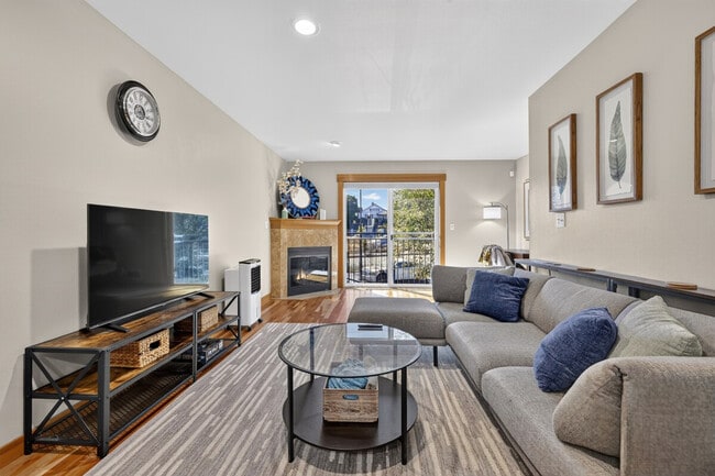 Building Photo - 9237 17th Ave SW Unit SI ID1603385P