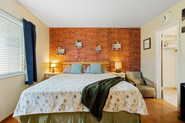 Building Photo - 1739 Washington St Unit ID1239411P