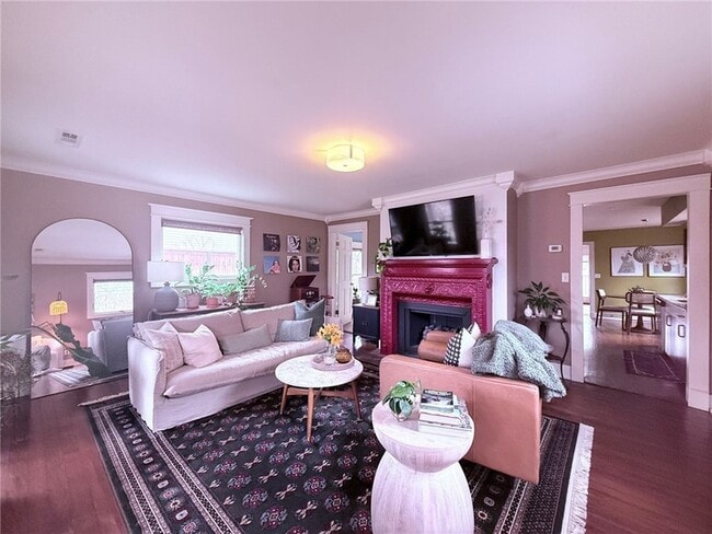 Photo - 218 E Maple St