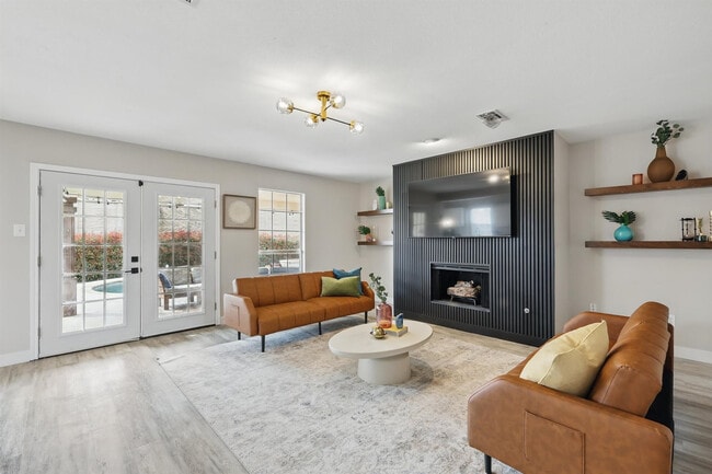 Photo - 2825 Waverly Rd Unit ID1060868P