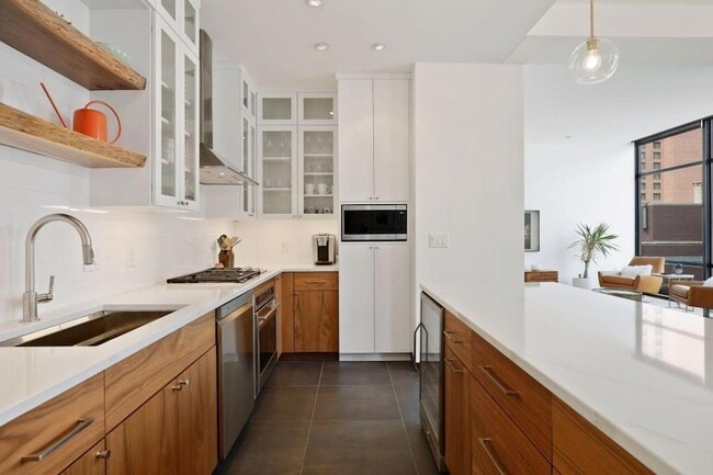 Photo - 201 S 11th St